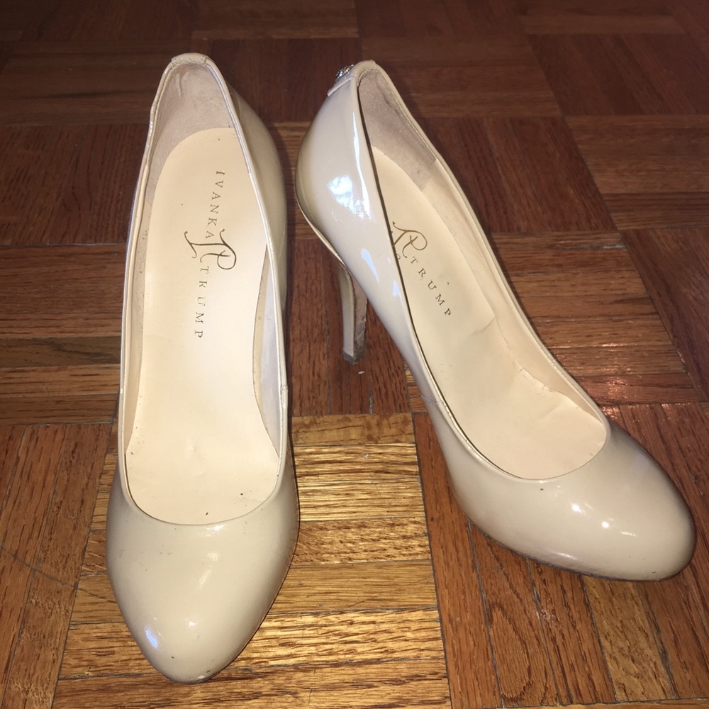 Perfect for SUMMER! Ivanka Trump Nude Heels